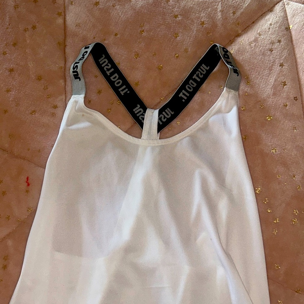 Nike workout top, lightweight!